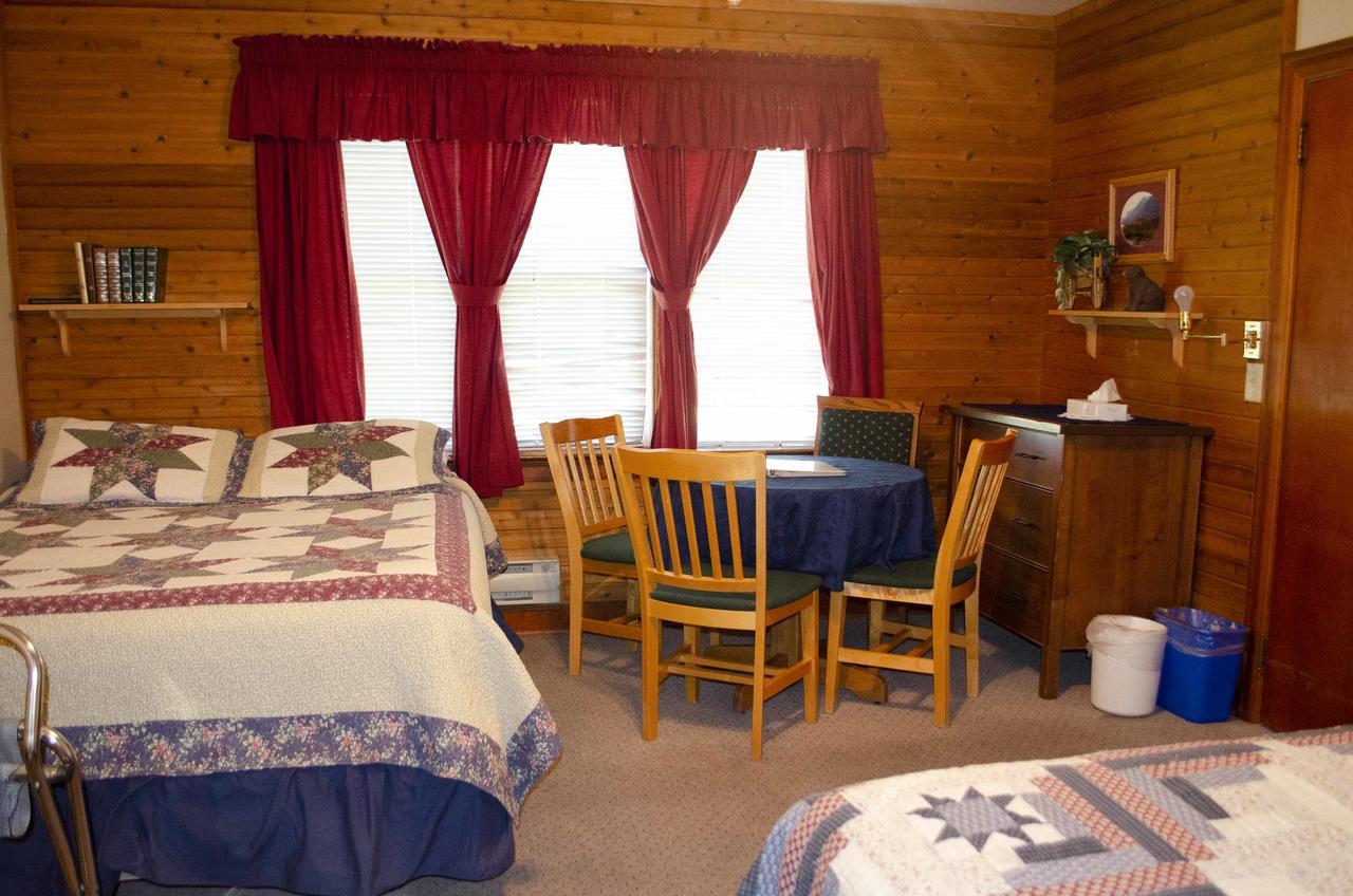 Crandell Mountain Lodge Уотъртън Парк Екстериор снимка