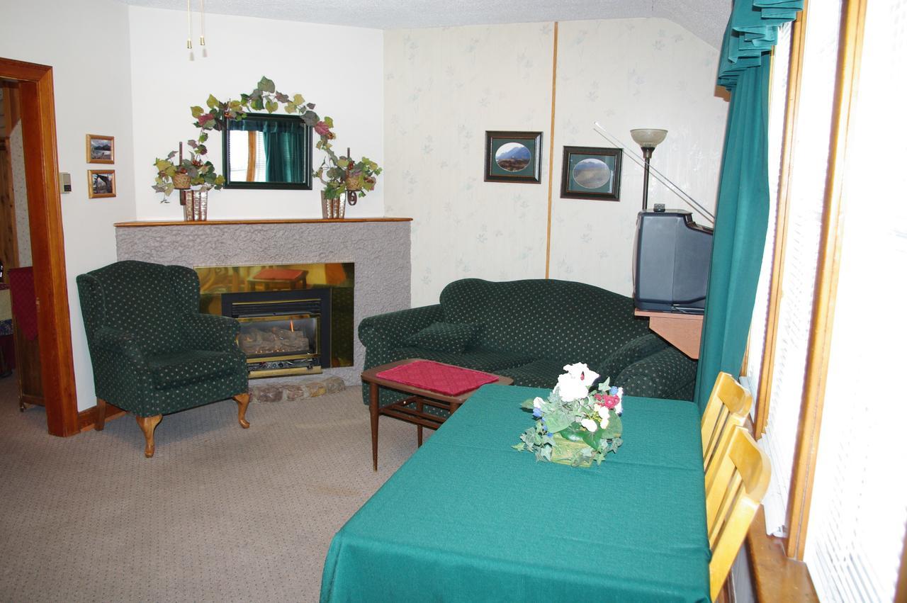 Crandell Mountain Lodge Уотъртън Парк Екстериор снимка