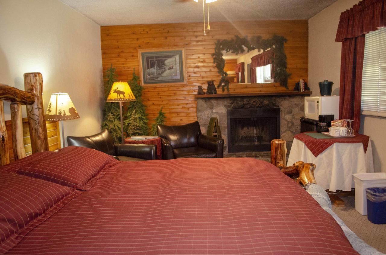Crandell Mountain Lodge Уотъртън Парк Екстериор снимка