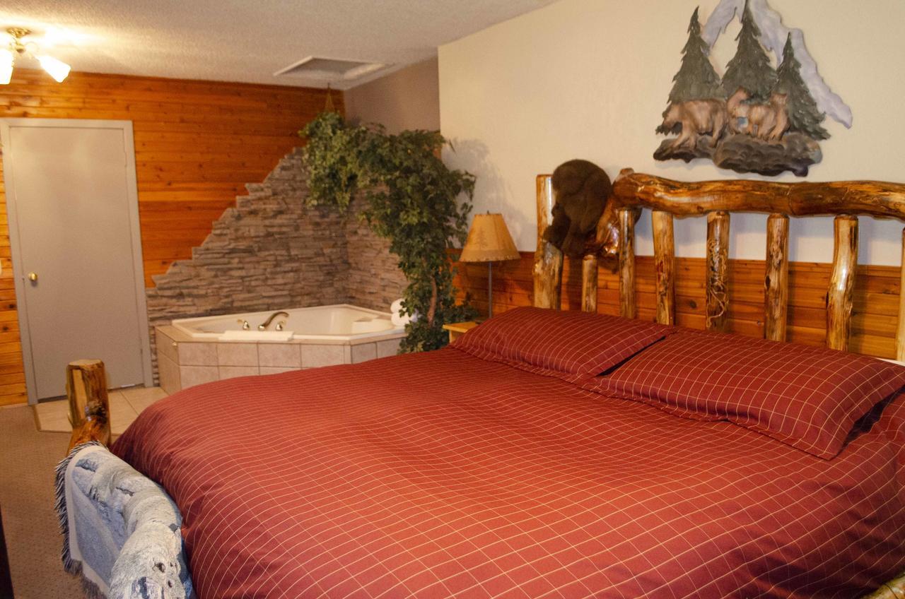 Crandell Mountain Lodge Уотъртън Парк Екстериор снимка