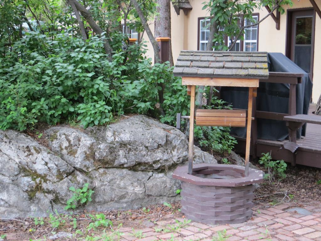 Crandell Mountain Lodge Уотъртън Парк Екстериор снимка