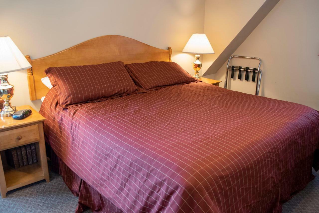 Crandell Mountain Lodge Уотъртън Парк Екстериор снимка